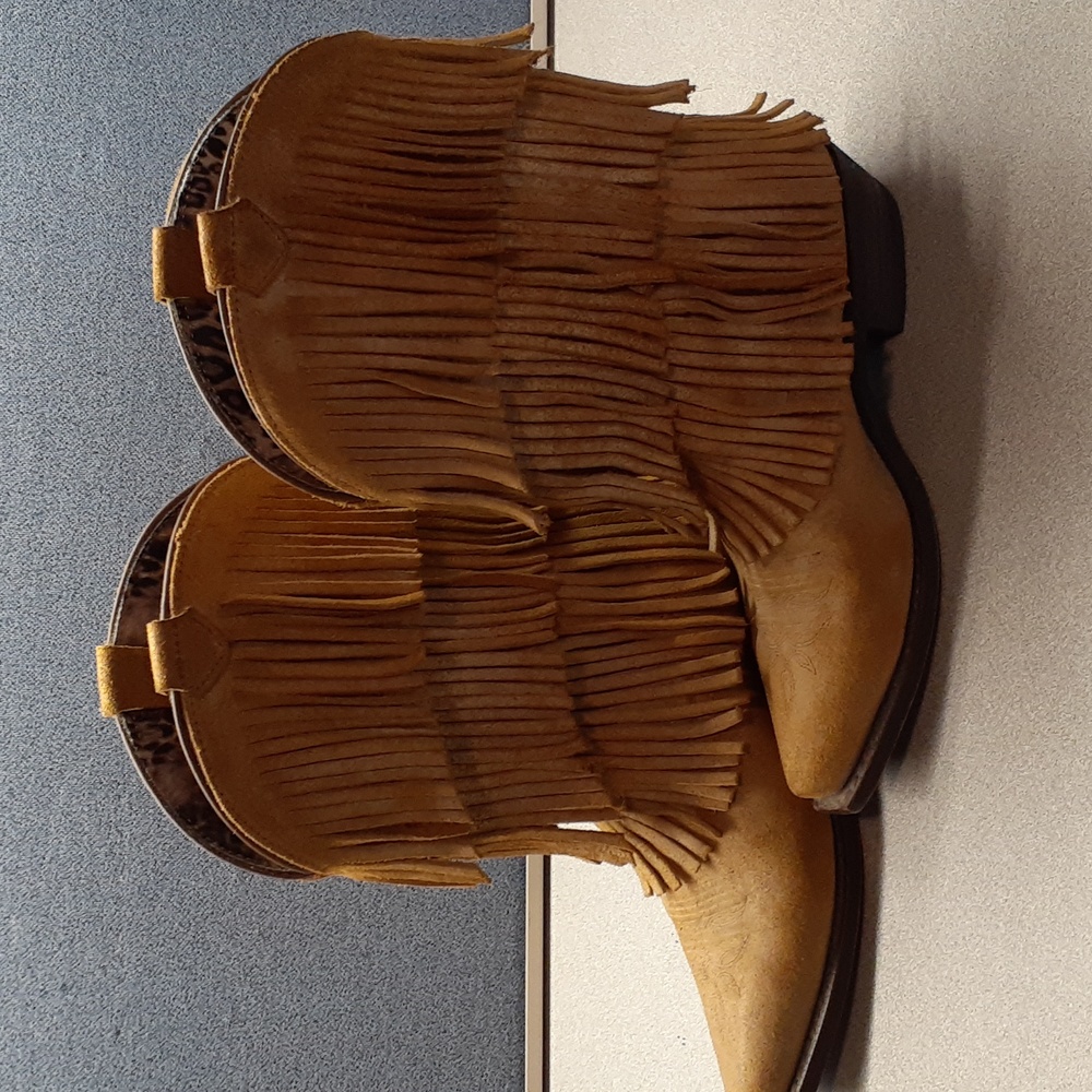 Dingo Brown Fringed Heeled Boots